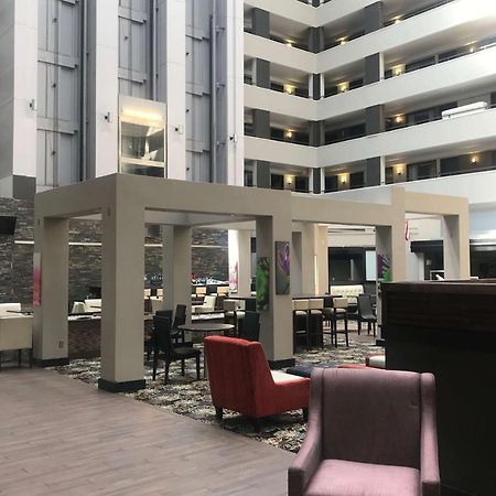 Ramada By Wyndham Southfield Exterior foto