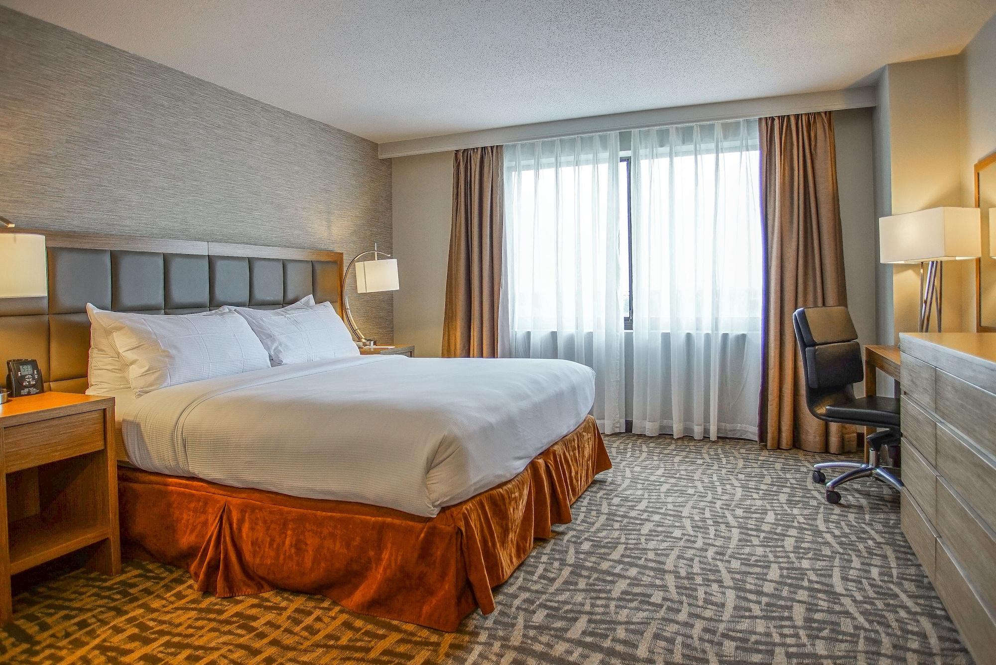Ramada By Wyndham Southfield Exterior foto