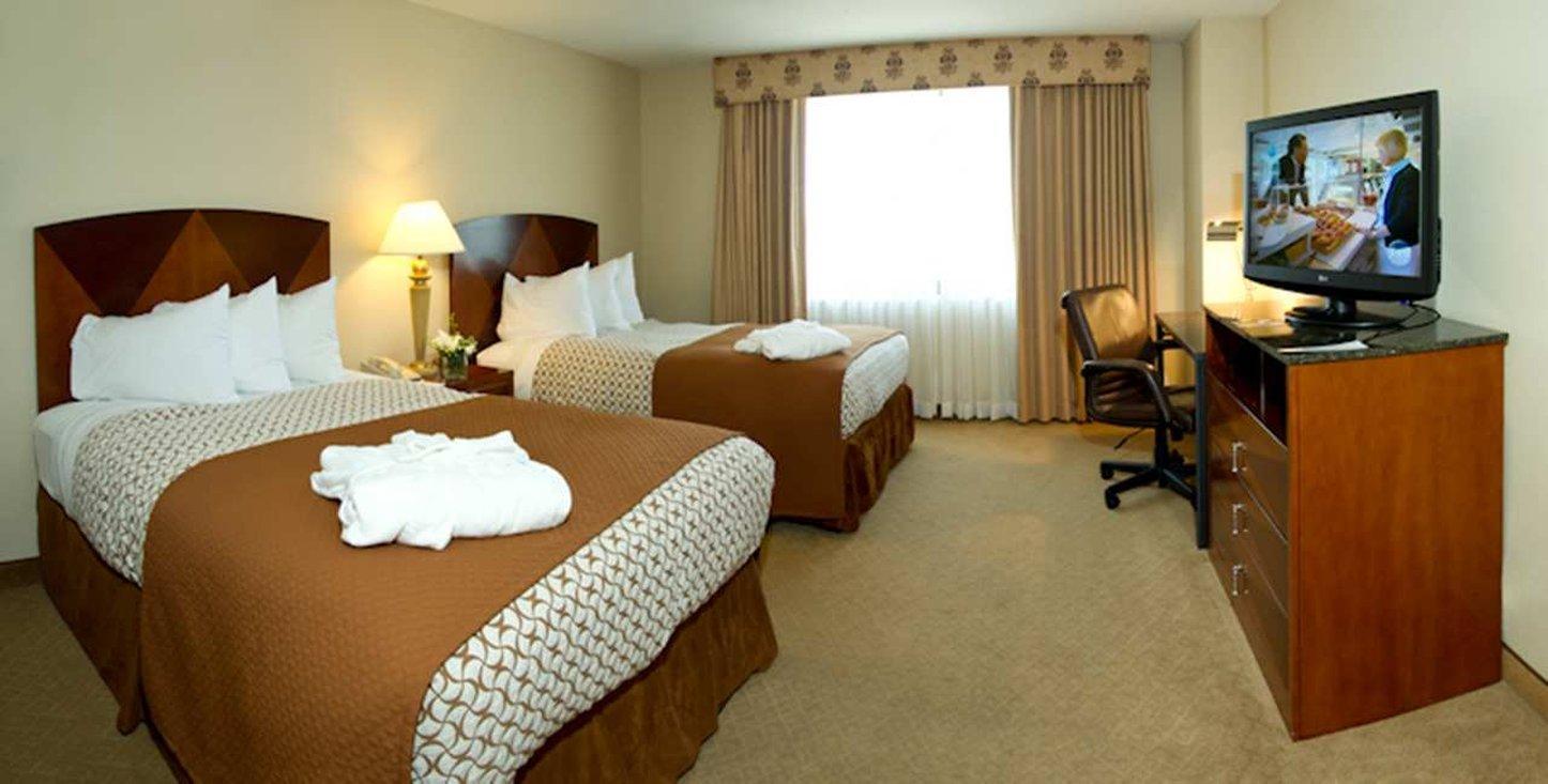 Ramada By Wyndham Southfield Exterior foto