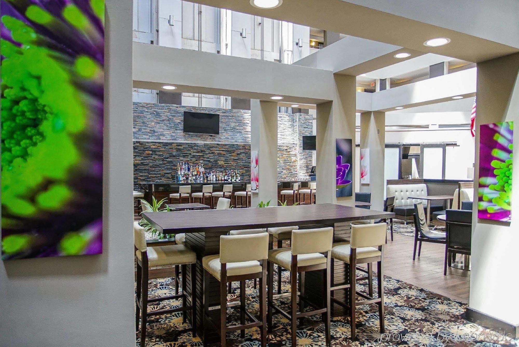 Ramada By Wyndham Southfield Exterior foto