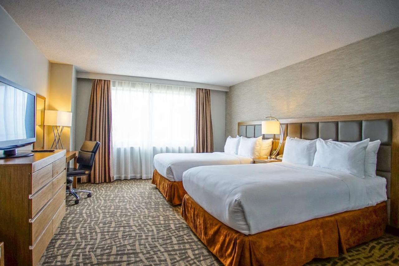 Ramada By Wyndham Southfield Exterior foto
